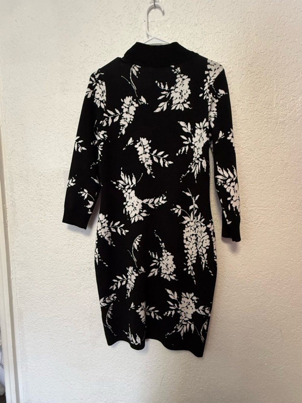 Calvin Klein Black & White Floral Mock Neck Knit Sweater Dress - Size M - Picture 3 of 10